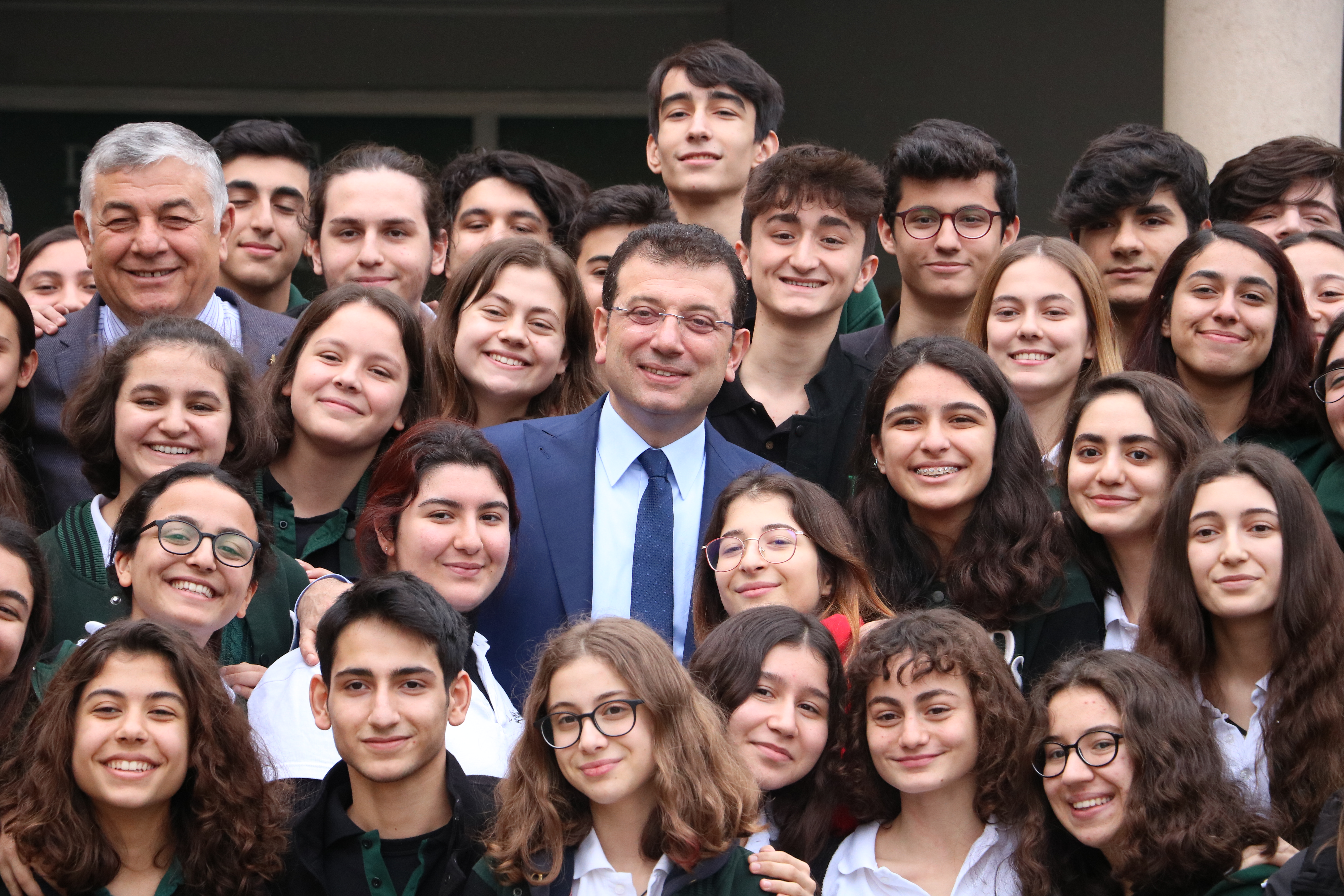 İmamoğlu'ndan gençlere yurt sözü